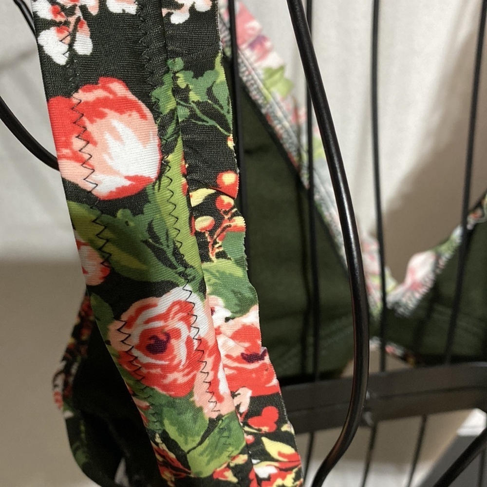 Mossimo Floral Midkini Top​​​ - Picture 6 of 6